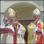 Ambii episcopi ofer, la sfritul celebrrii, binecuvntarea arhiereasc