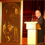 Dl. preedintele Ion Iliescu face prezentarea tabloului <i>Sacrificiul lui Ioan</i>
