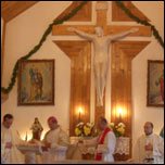 Vaslui: Sfinirea i dedicarea altarului bisericii "Sfinii Apostoli Petru i Paul"