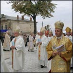 Procesiunea din catedrala veche spre catedrala nou