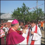 26 mai 2007: Capta: Sfinirea noului lca i consacrarea altarului
