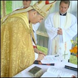 18 iunie 2008: Poiana Micului: Sfinirea pietrei de temelie a bisericii "Divina ndurare"