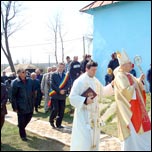 13 aprilie 2009: Fntnele Vechi: Sfinirea pietrei de temelie a viitoarei biserici cu hramul "Sfinii Petru i Paul"