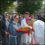 16 mai 2009: Hluceti: Surorile Franciscane Misionare de Assisi - 90 de ani n Romnia