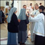 16 mai 2009: Hluceti: Surorile Franciscane Misionare de Assisi - 90 de ani n Romnia
