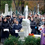 2 noiembrie 2009: Iai: Pomenirea tuturor credincioilor rposai - II  (Foto: Iustian-Ionu Petre)