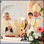 25 aprilie 2010: Iai: Instalarea noului paroh al comunitii "Sfnta Tereza a Pruncului Isus" - pr. Petru Sescu (Foto: FOCUS)