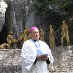 Preasfinitul Petru Gherghel rugndu-se la staiunea a XIV-a (09.09.2006) 