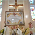 29 octombrie 2006: Roman: Consacrarea altarului i sfinirea bisericii "Fericitul Ieremia"