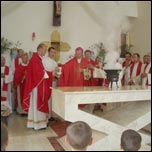 9 iunie 2007: Buhonca: Consacrarea altarului i sacramentul Mirului