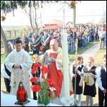 13 aprilie 2009: Fntnele Vechi: Sfinirea pietrei de temelie a viitoarei biserici cu hramul "Sfinii Petru i Paul"