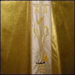 Lespezi: Haine liturgice